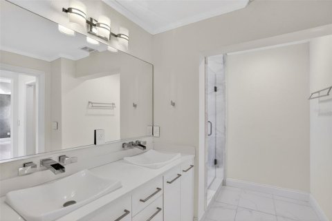 Villa ou maison à louer à Orlando, Floride: 5 chambres, 260.03 m2 № 2148107 - photo 11