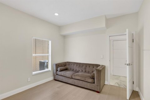 Villa ou maison à louer à Orlando, Floride: 5 chambres, 260.03 m2 № 2148107 - photo 7