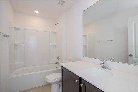 Casa en alquiler en Mascotte, Florida, 5 dormitorios, 180.6 m2 № 1829490 - foto 8