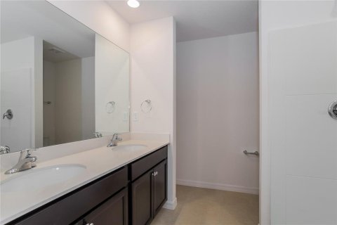 Casa en alquiler en Mascotte, Florida, 5 dormitorios, 180.6 m2 № 1829490 - foto 9