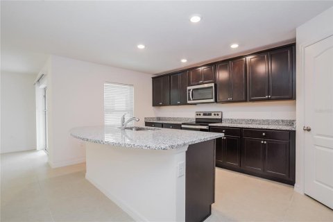 Casa en alquiler en Mascotte, Florida, 5 dormitorios, 180.6 m2 № 1829490 - foto 5