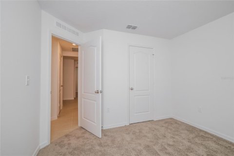 Casa en alquiler en Mascotte, Florida, 5 dormitorios, 180.6 m2 № 1829490 - foto 13