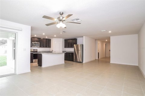 Casa en alquiler en Mascotte, Florida, 5 dormitorios, 180.6 m2 № 1829490 - foto 4
