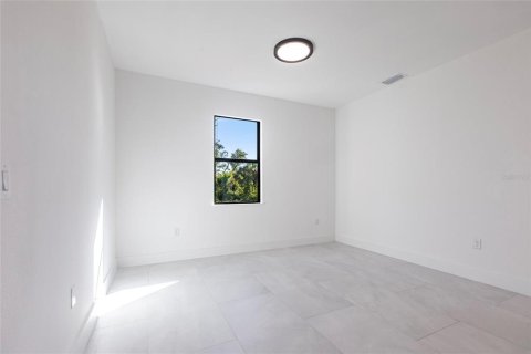 Casa en venta en North Port, Florida, 3 dormitorios, 155.8 m2 № 1869160 - foto 20