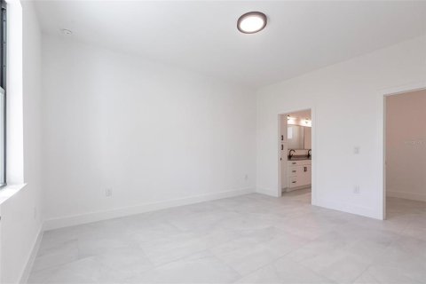Casa en venta en North Port, Florida, 3 dormitorios, 155.8 m2 № 1869160 - foto 16