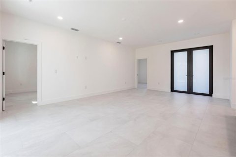 Casa en venta en North Port, Florida, 3 dormitorios, 155.8 m2 № 1869160 - foto 11