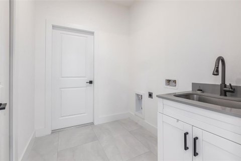 Casa en venta en North Port, Florida, 3 dormitorios, 155.8 m2 № 1869160 - foto 28