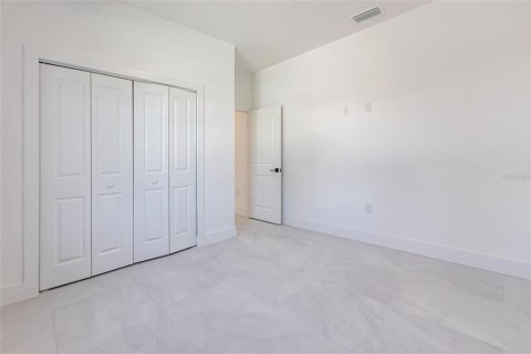 Casa en venta en North Port, Florida, 3 dormitorios, 155.8 m2 № 1869160 - foto 27