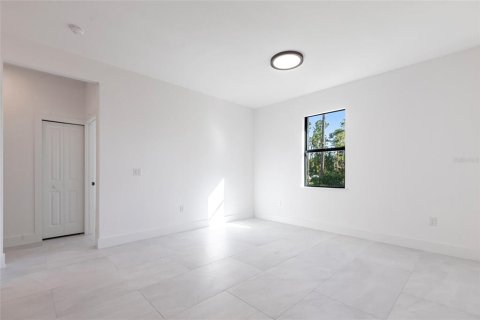 Casa en venta en North Port, Florida, 3 dormitorios, 155.8 m2 № 1869160 - foto 19