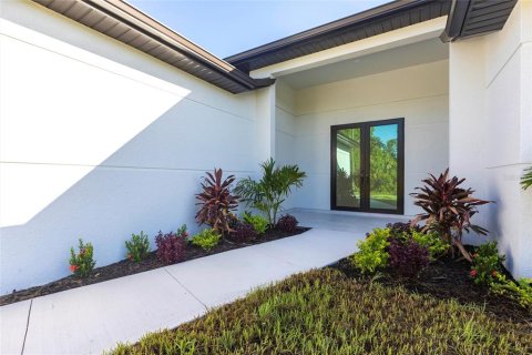 Casa en venta en North Port, Florida, 3 dormitorios, 155.8 m2 № 1869160 - foto 3
