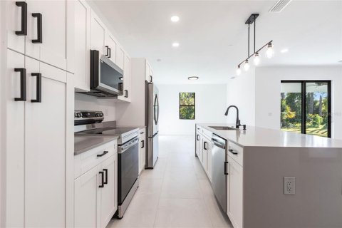 Casa en venta en North Port, Florida, 3 dormitorios, 155.8 m2 № 1869160 - foto 7