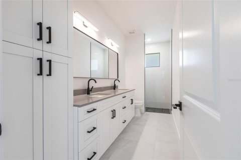 Casa en venta en North Port, Florida, 3 dormitorios, 155.8 m2 № 1869160 - foto 13
