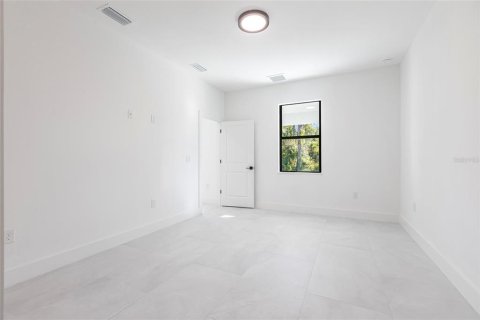 Casa en venta en North Port, Florida, 3 dormitorios, 155.8 m2 № 1869160 - foto 17