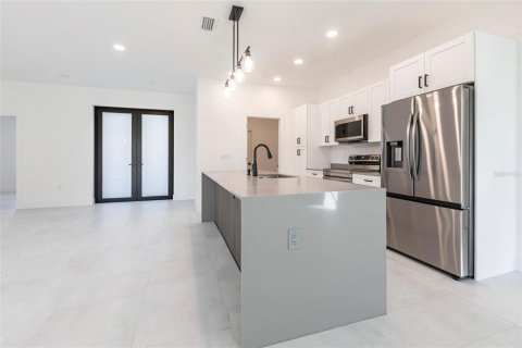Casa en venta en North Port, Florida, 3 dormitorios, 155.8 m2 № 1869160 - foto 6