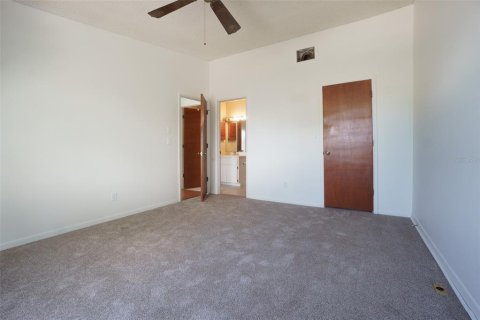 Townhouse in Tampa, Florida 2 bedrooms, 130.81 sq.m. № 1888565 - photo 14