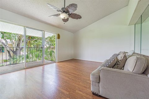 Townhouse in Tampa, Florida 2 bedrooms, 130.81 sq.m. № 1888565 - photo 8