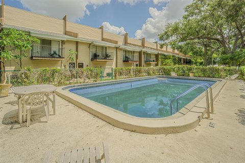 Townhouse in Tampa, Florida 2 bedrooms, 130.81 sq.m. № 1888565 - photo 22