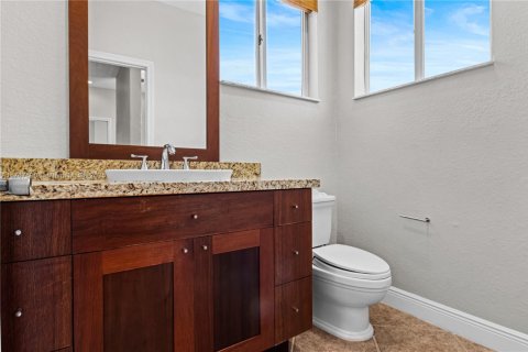 Casa en venta en Miami, Florida, 5 dormitorios, 291.43 m2 № 1987278 - foto 19