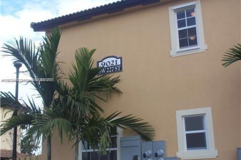 Townhouse in Cutler Bay, Florida 3 bedrooms, 141.49 sq.m. № 1973898 - photo 3