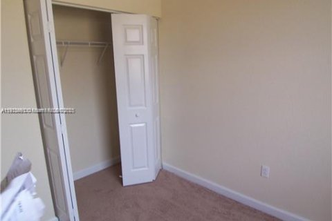 Townhouse in Cutler Bay, Florida 3 bedrooms, 141.49 sq.m. № 1973898 - photo 14