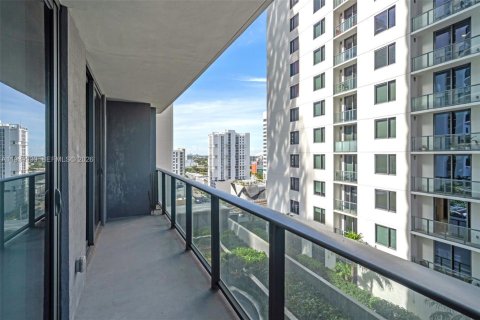 Condominio en alquiler en Miami, Florida, 1 dormitorio, 63.55 m2 № 1997288 - foto 30