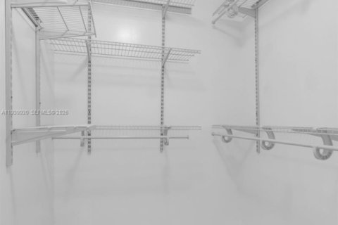 Condominio en alquiler en Miami, Florida, 1 dormitorio, 63.55 m2 № 1997288 - foto 8