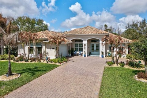 House in Vero Beach, Florida 3 bedrooms, 235.79 sq.m. № 2142078 - photo 2