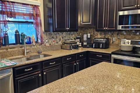 House in Davenport, Florida 5 bedrooms, 336.58 sq.m. № 1850045 - photo 3