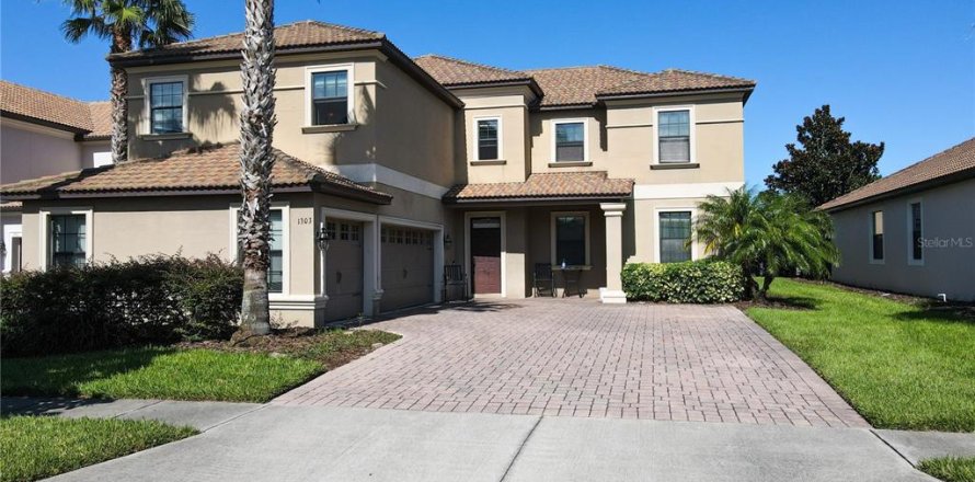House in Davenport, Florida 5 bedrooms, 336.58 sq.m. № 1850045
