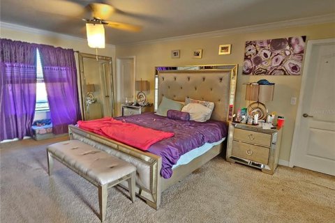 House in Davenport, Florida 5 bedrooms, 336.58 sq.m. № 1850045 - photo 6