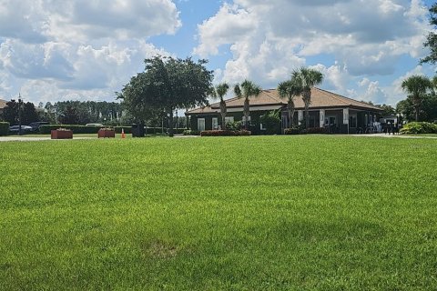 House in Davenport, Florida 5 bedrooms, 336.58 sq.m. № 1850045 - photo 24