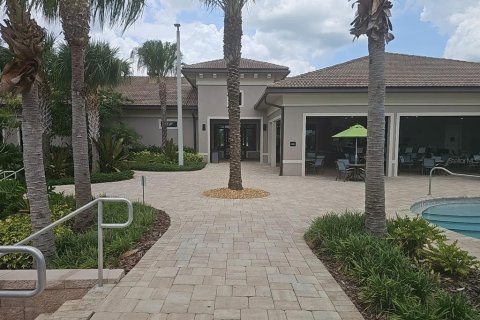 House in Davenport, Florida 5 bedrooms, 336.58 sq.m. № 1850045 - photo 26