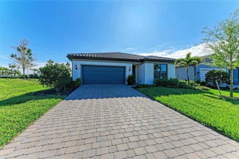 House in Bradenton, Florida 3 bedrooms, 154.5 sq.m. № 2215825 - photo 3