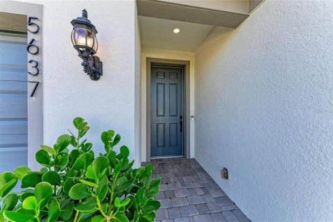 House in Bradenton, Florida 3 bedrooms, 154.5 sq.m. № 2215825 - photo 4