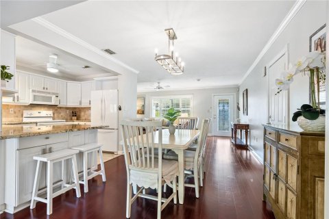 House in Sarasota, Florida 2 bedrooms, 115.85 sq.m. № 1918368 - photo 15