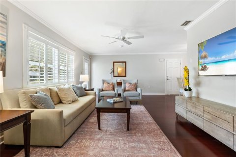 House in Sarasota, Florida 2 bedrooms, 115.85 sq.m. № 1918368 - photo 6