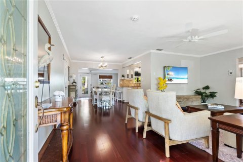 House in Sarasota, Florida 2 bedrooms, 115.85 sq.m. № 1918368 - photo 3