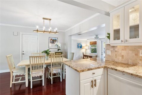 House in Sarasota, Florida 2 bedrooms, 115.85 sq.m. № 1918368 - photo 14