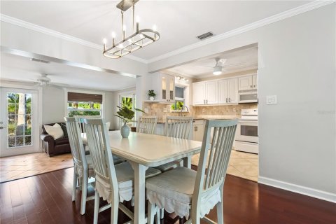 House in Sarasota, Florida 2 bedrooms, 115.85 sq.m. № 1918368 - photo 8