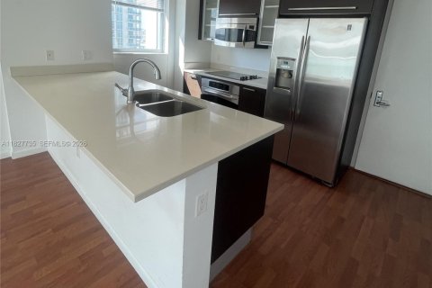 Condominio en venta en Miami, Florida, 2 dormitorios, 99.22 m2 № 1968385 - foto 13