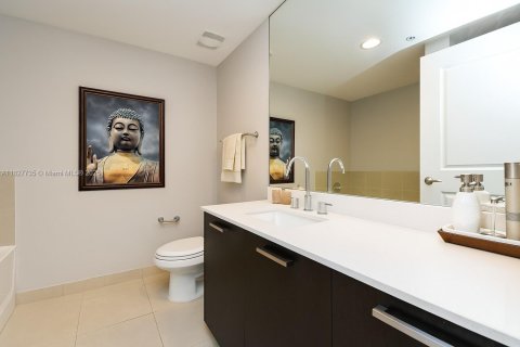 Condominio en venta en Miami, Florida, 2 dormitorios, 99.22 m2 № 1968385 - foto 8