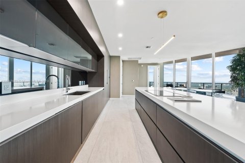 Condominio en venta en Miami, Florida, 4 dormitorios, 307.69 m2 № 1754199 - foto 10
