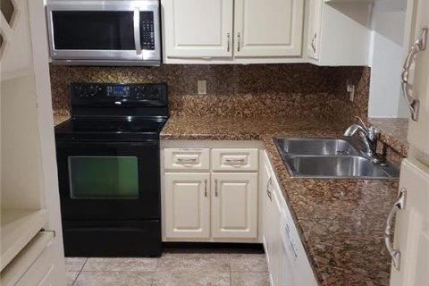 Townhouse in Miami, Florida 3 bedrooms, 160.91 sq.m. № 1183262 - photo 1