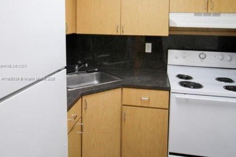Copropriété à louer à Miami, Floride: 1 chambre, 53.88 m2 № 1968040 - photo 6