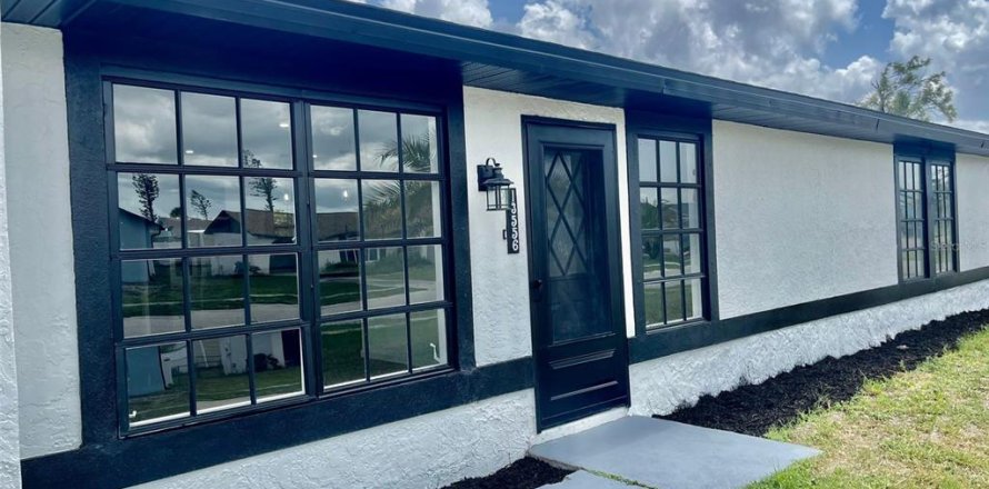 Villa ou maison à Port Charlotte, Floride 3 chambres, 119.66 m2 № 2114451