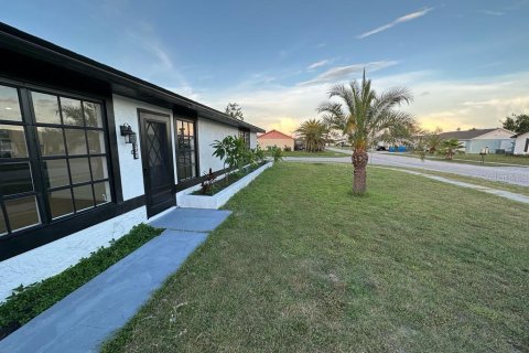 Villa ou maison à vendre à Port Charlotte, Floride: 3 chambres, 119.66 m2 № 2114451 - photo 2