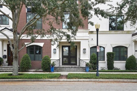 Condo in Winter Park, Florida, 3 bedrooms  № 2380415 - photo 2