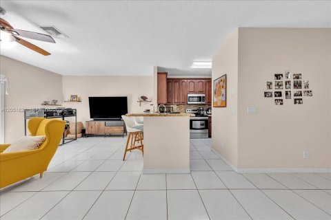 Touwnhouse à vendre à Weston, Floride: 3 chambres, 142.51 m2 № 2173190 - photo 8