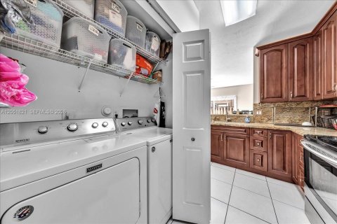 Touwnhouse à vendre à Weston, Floride: 3 chambres, 142.51 m2 № 2173190 - photo 6