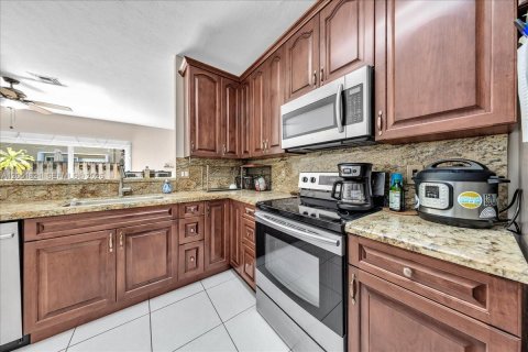 Touwnhouse à vendre à Weston, Floride: 3 chambres, 142.51 m2 № 2173190 - photo 4